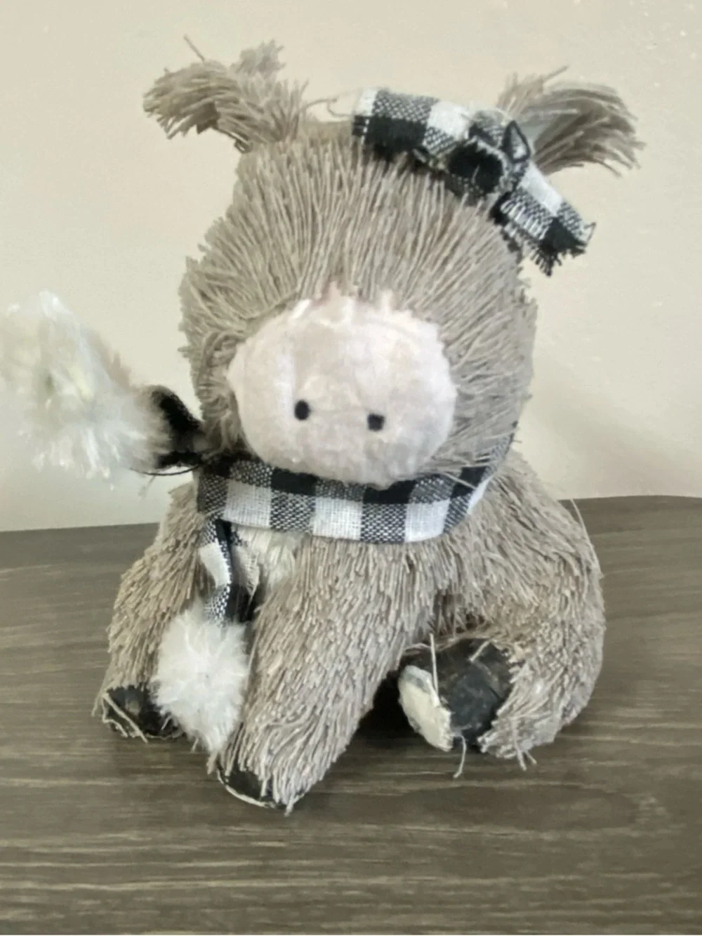 Straw Farm Pig With Buffalo Plaid